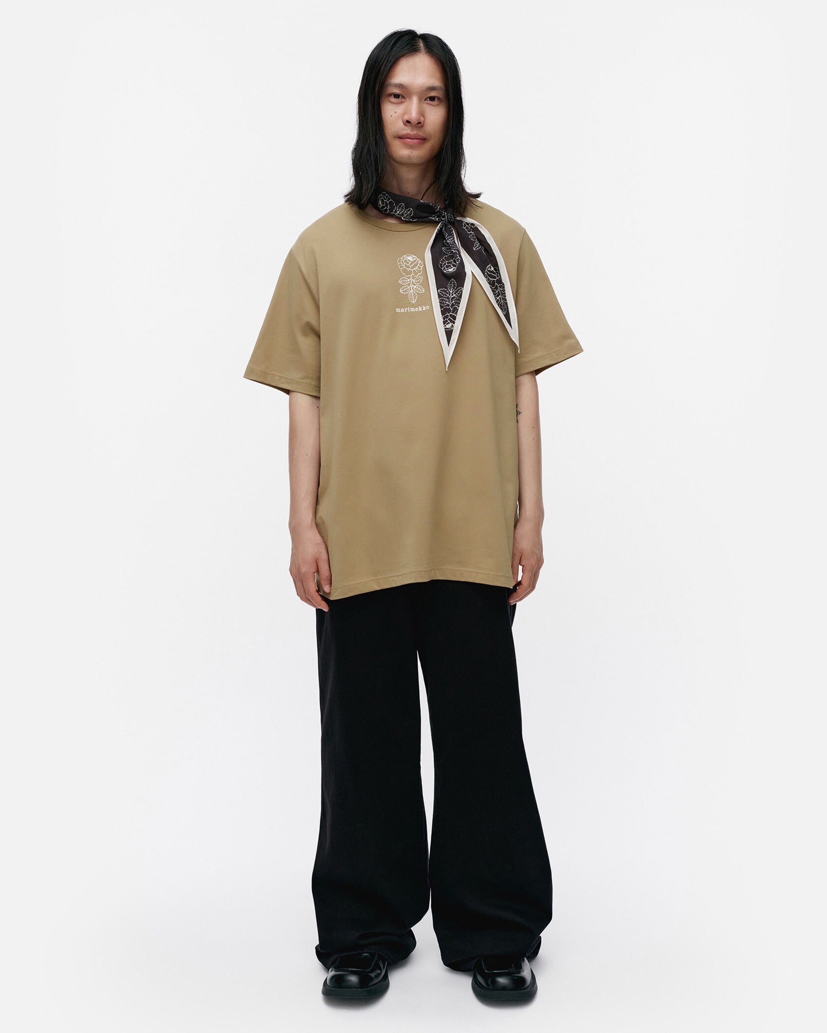 【2025SS】マリメッコ/ Vihne Vihkiruusu Placement Tシャツ Vihne Vihkiruusu Placement Kioski t-shirt | Marimekko