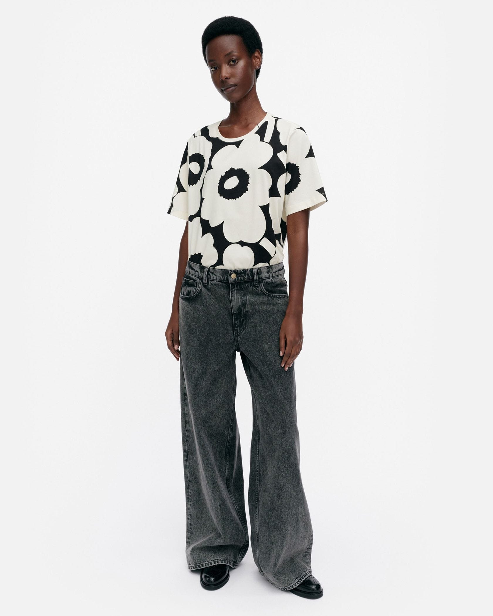 【期間限定】marimekko マリメッコ/ Vaikutus Unikko Tシャツ 期間限定】marimekko マリメッコ/ Vaikutus Unikko Tシャツ