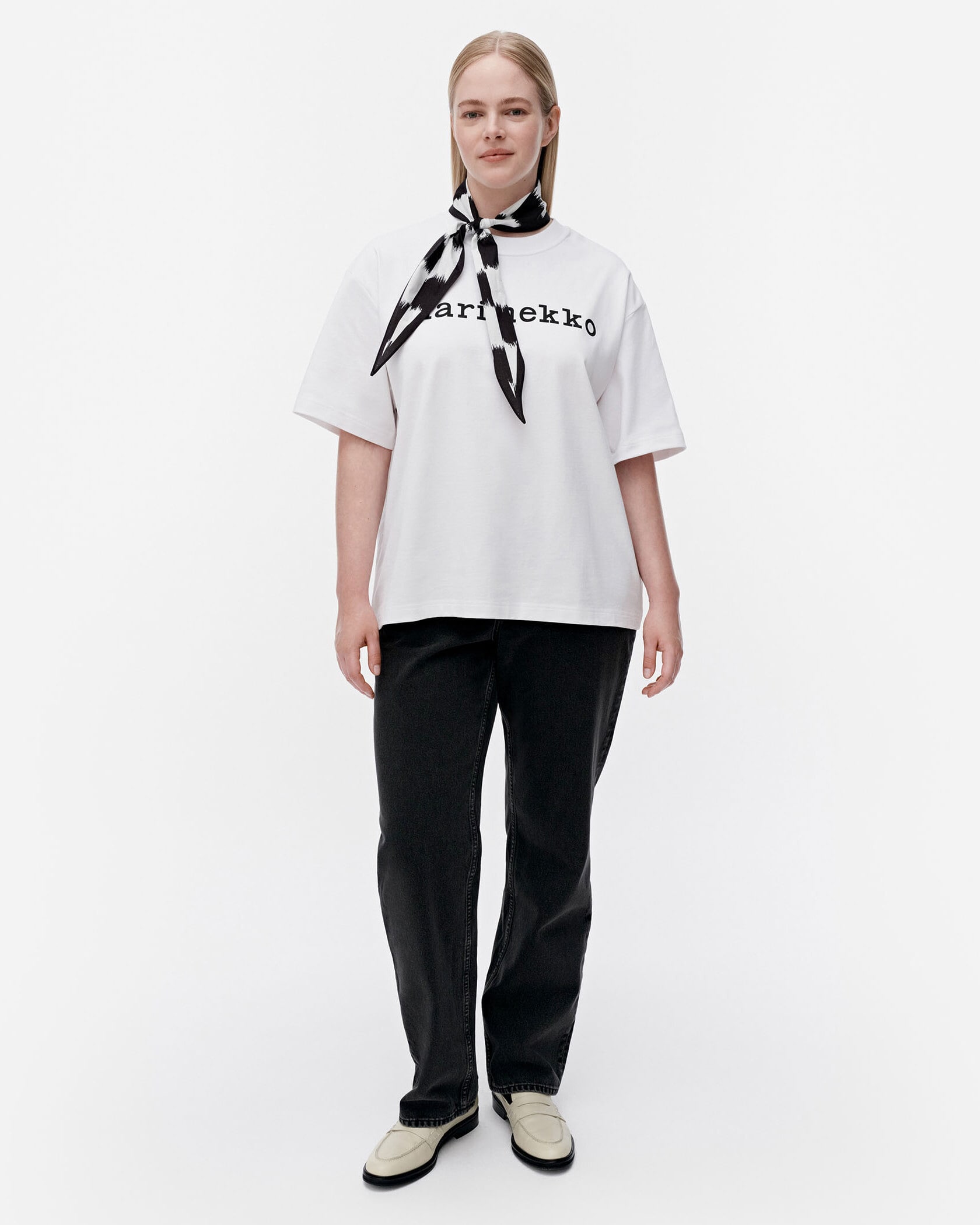 Veisto Logo Placement Tシャツ | Marimekko (マリメッコ) 日本公式
