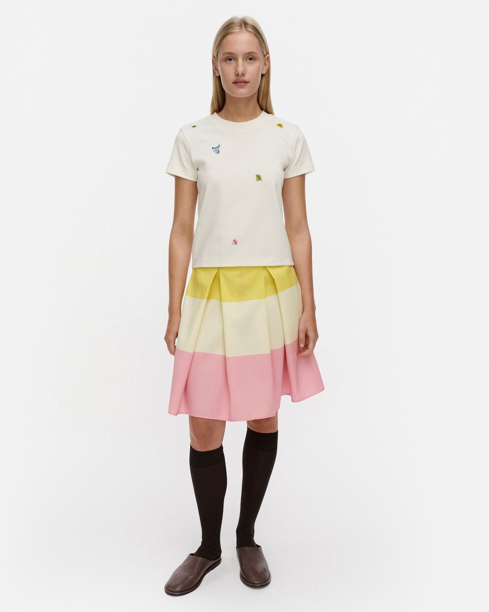 Sekamelska Kukasta Kukkaan Tシャツ | Erja Hirvi | Marimekko