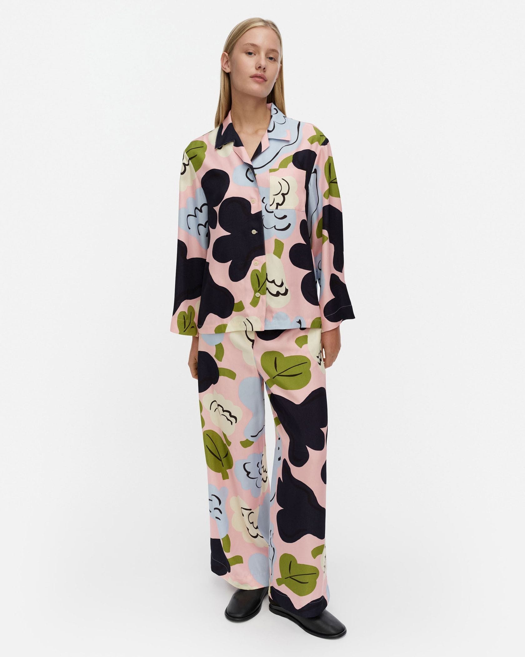Viivoitus Kukasta Kukkaan シャツ | Erja Hirvi | Marimekko