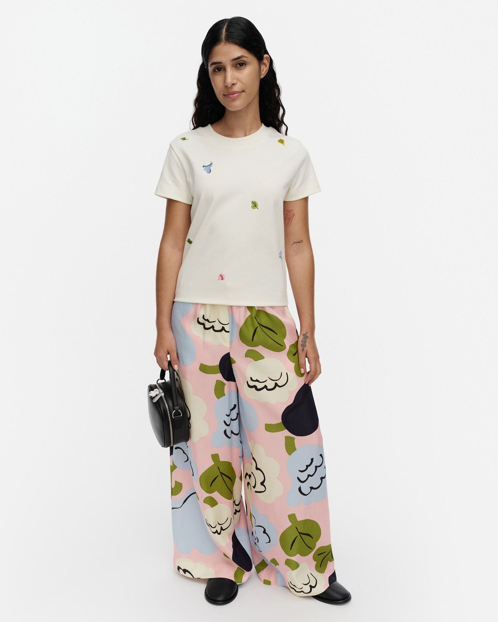 Vaihtelu Kukasta Kukkaan パンツ | Erja Hirvi | Marimekko